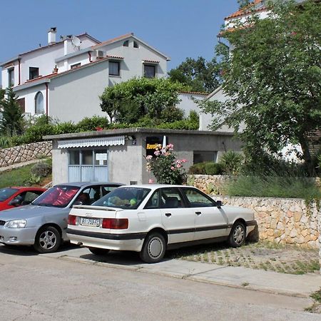 Apartments With A Parking Space Njivice, Krk - 5427 Eksteriør billede