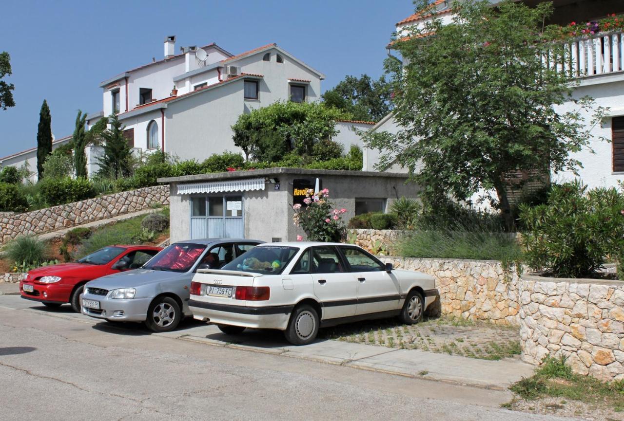 Apartments With A Parking Space Njivice, Krk - 5427 Eksteriør billede